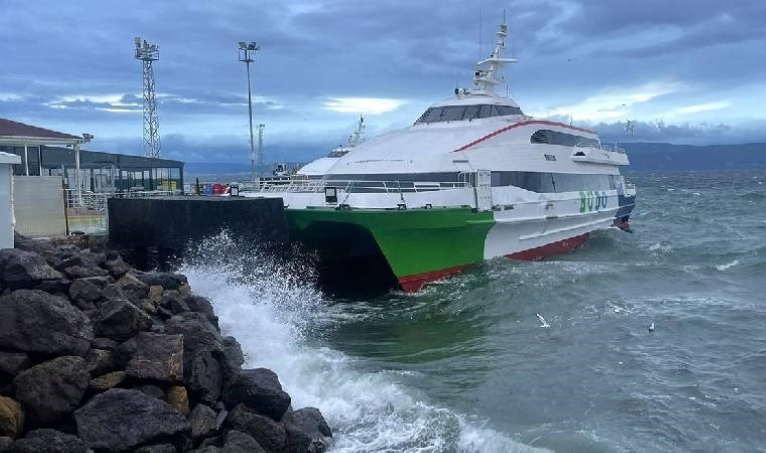 Deniz ulaşımına hava muhalefeti engeli… Birçok sefer iptal oldu!